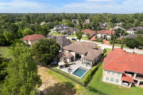 $975,000 | 16015 Fawn Vista, Houston, TX 77068