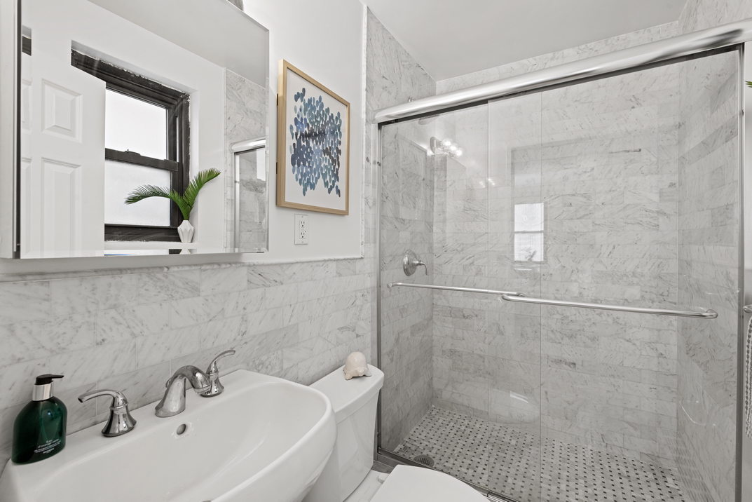 301 East 69th Street, Unit 2D Manhattan, NY 10021 - Photo 10 of 13