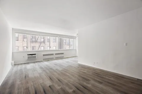 $460,000 | 333 East 14th Street, Unit 4N | Gramercy
