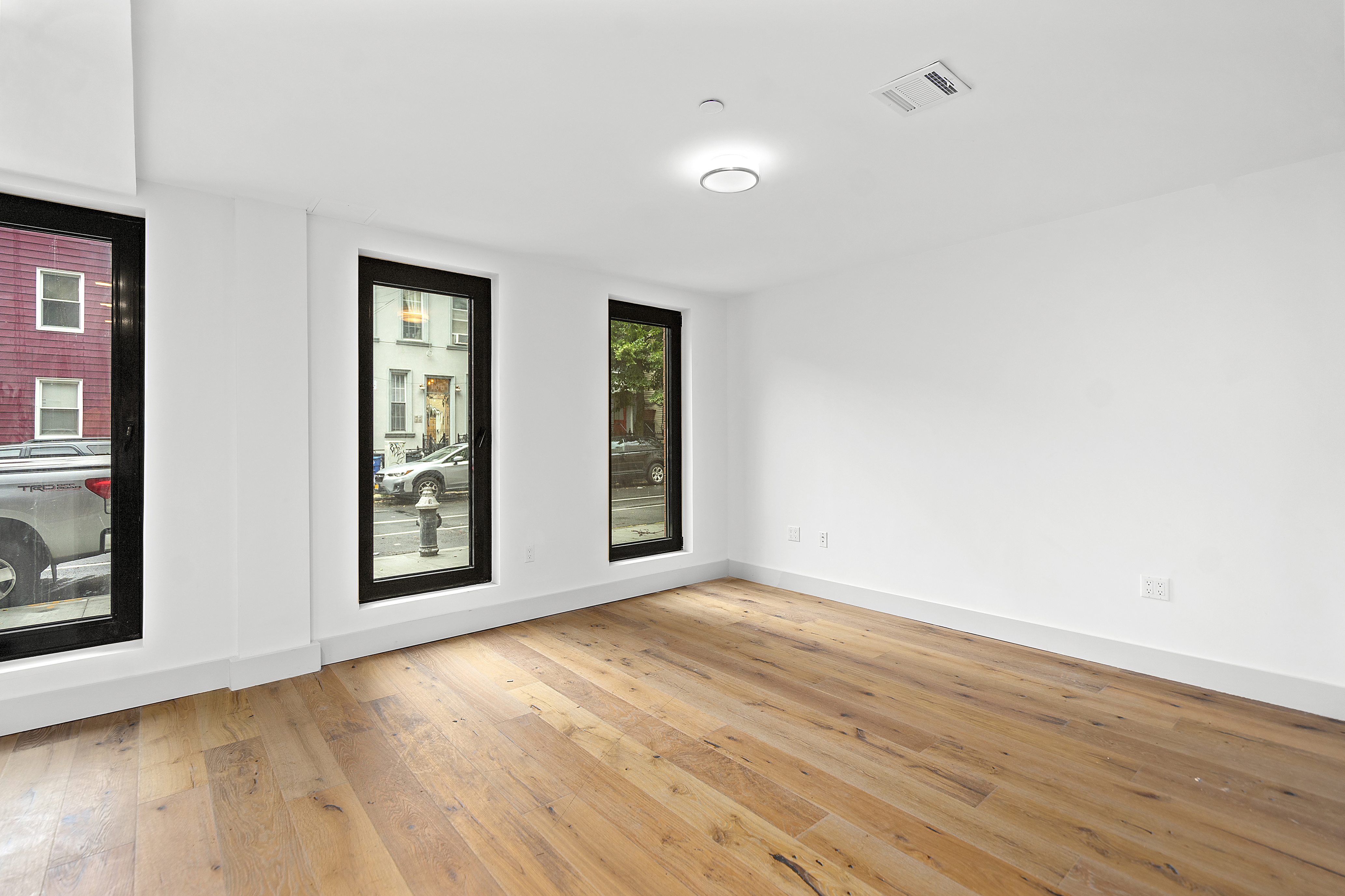 167 Eagle Street, Unit 1A Brooklyn, NY 11222 - Photo 3 of 6