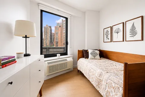 $749,000 | 1790 3rd Avenue, Unit 901 | East Harlem