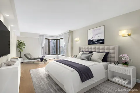 $5,995,000 | 200 Central Park South, Unit 35A | Central Park South