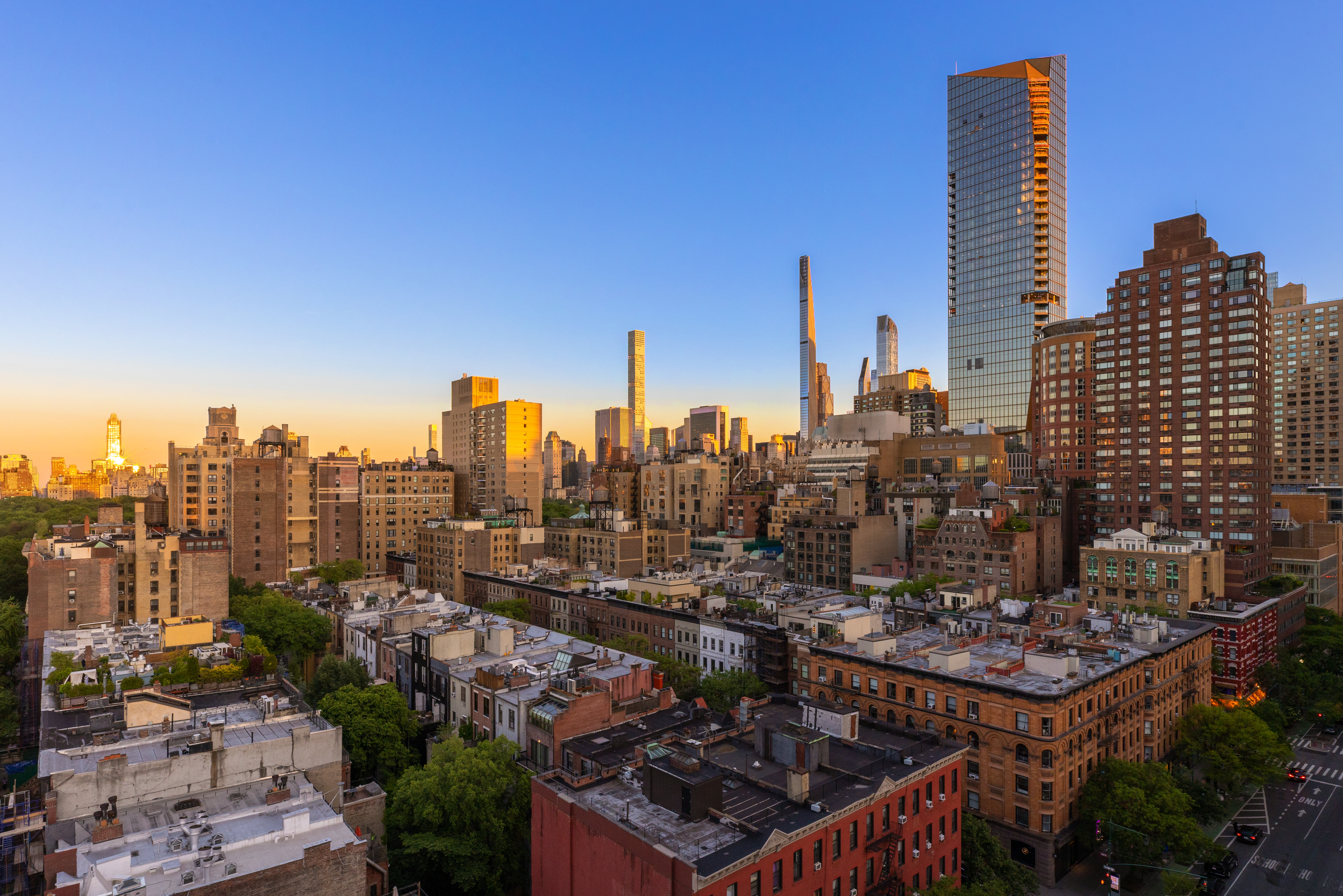 104 West 70th Street, Unit PH Manhattan, NY 10023 - Photo 13 of 17 a city view with tall buildings