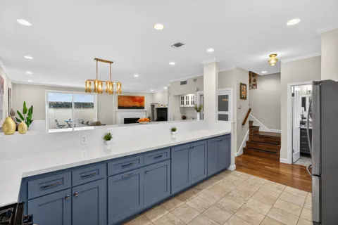 $1,975,000 | 928 11th Street, Unit 2, Santa Monica, CA 90403