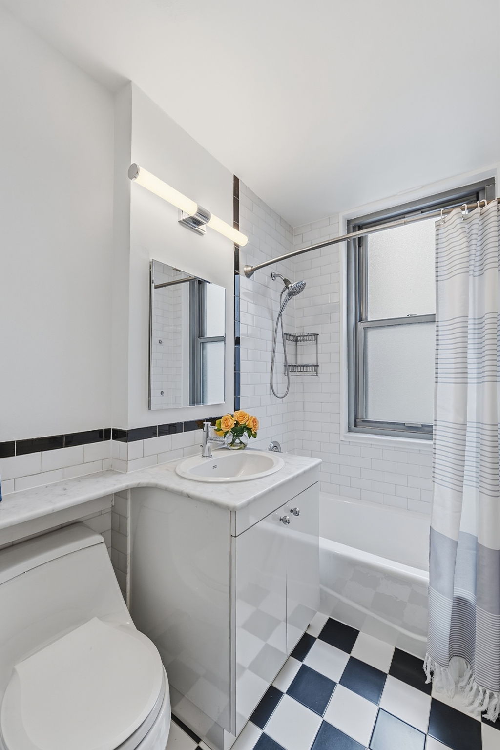 2025 Broadway, Unit 5A Manhattan, NY 10023 - Photo 7 of 15 Gallery Image 7