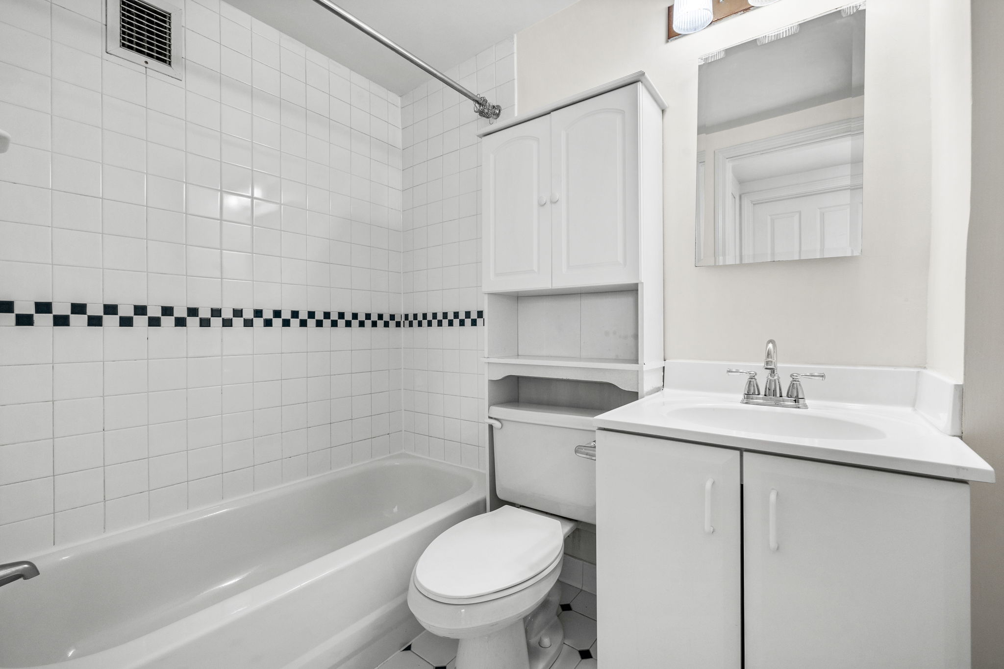 534 Beacon Street Boston, MA 02215 - Photo 6 of 9