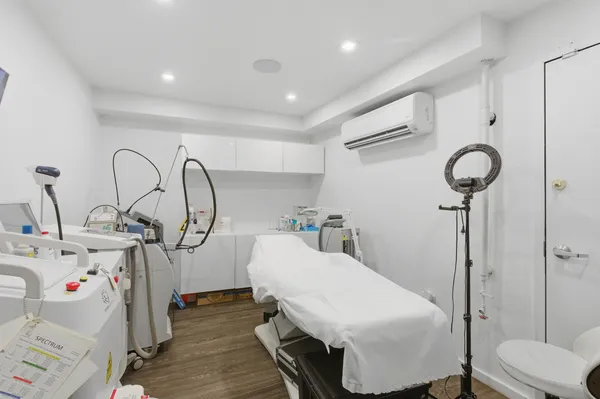 $4,875 | 415 Broadway | Williamsburg