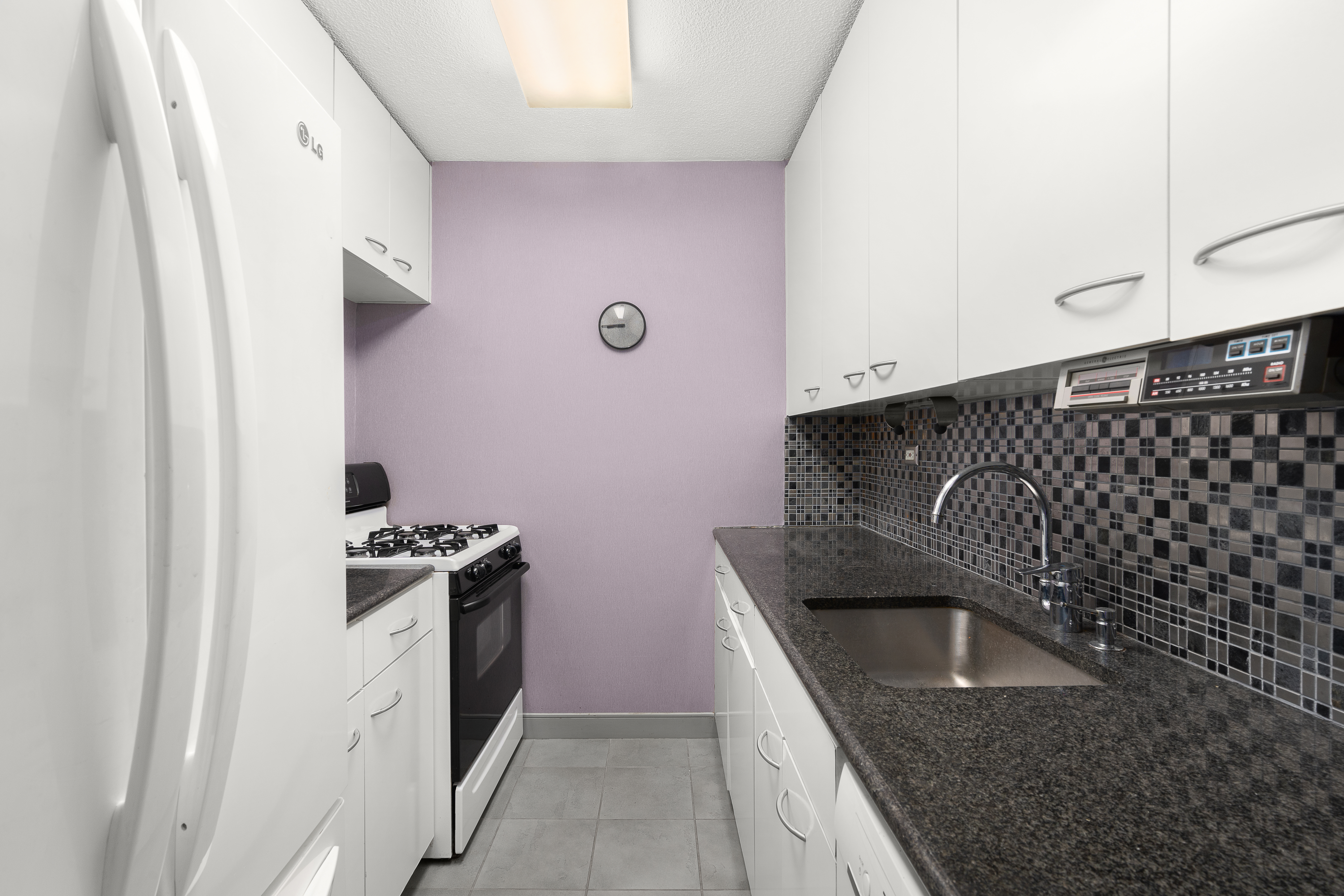 330 East 38th Street, Unit 19K Manhattan, NY 10016 - Photo 3 of 11