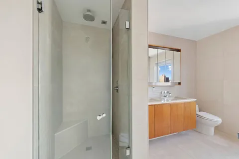 $2,350,000 | 555 West 59th Street, Unit 28D | Upper West Side