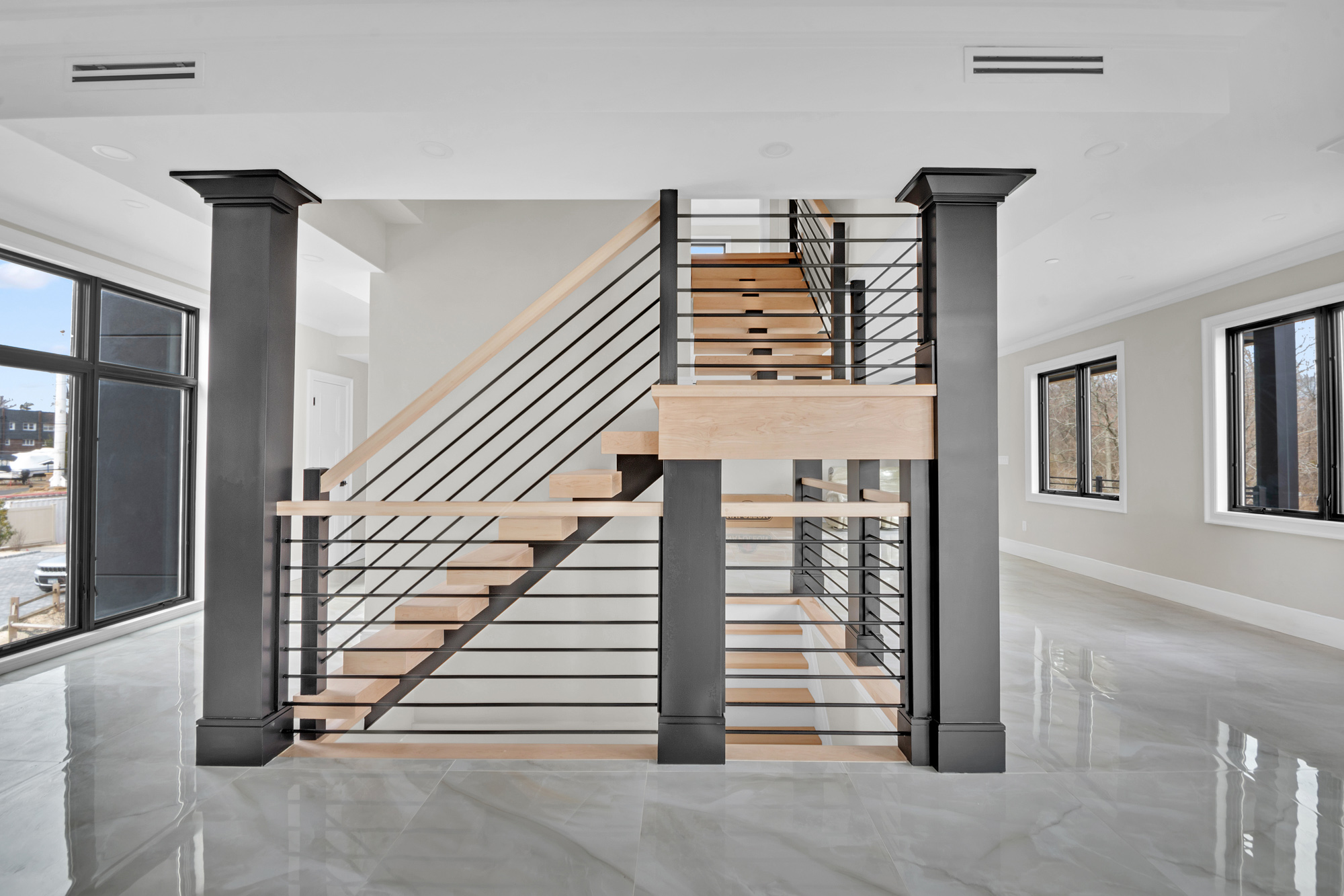 5 Osprey Court Staten Island, NY 10308 - Photo 13 of 50 a view of entryway and hall