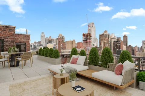 $5,000,000 | 911 Park Avenue, Unit PHE | Upper East Side
