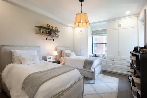 $2,995,000 | 176 West 87th Street, Unit 4A | Upper West Side