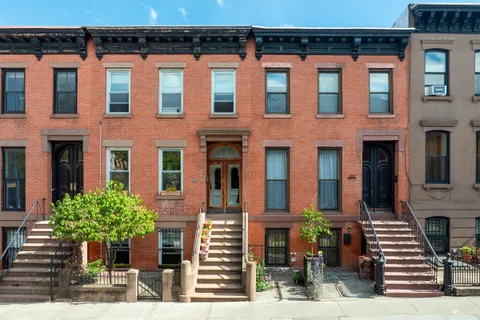 $3,300,000 | 331 Hoyt Street | Carroll Gardens