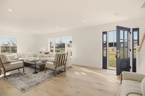 $1,295,000 | 30 Indian Road, Little Compton, RI 02837