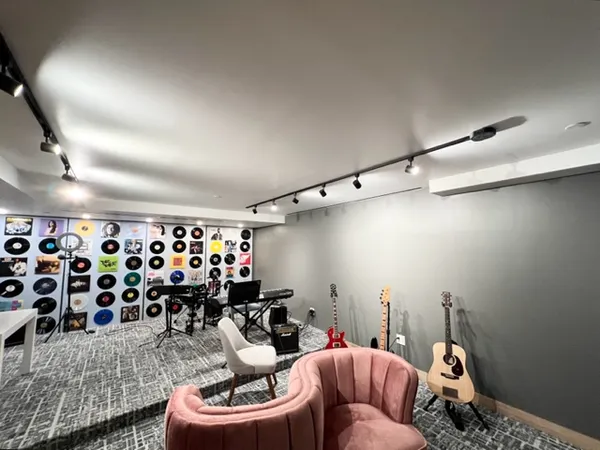 $1,198,000 | 46-30 Center Boulevard, Unit 406 | Long Island City