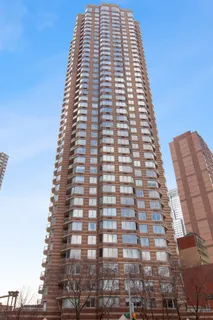 $495,000 | 500 West 43rd Street, Unit 5C | Hell's Kitchen