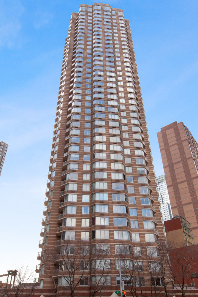 500 West 43rd Street, Unit 5C Manhattan, NY 10036 - Photo 6 of 9 a front view of a building