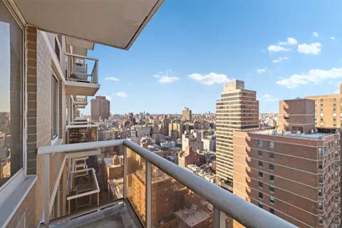 $1,995,000 | 200 East 89th Street, Unit 29D | Upper East Side