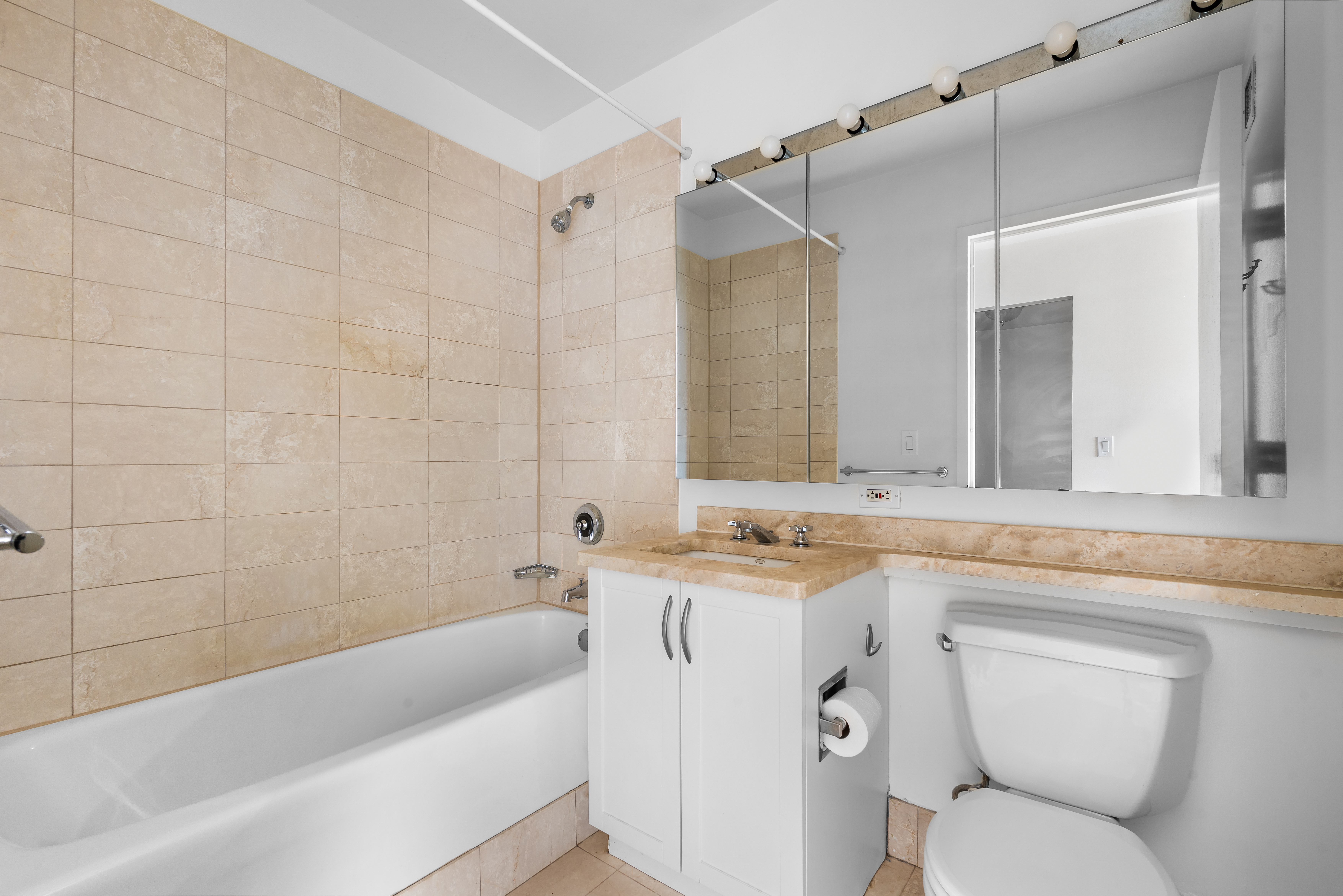 250 East 30th Street, Unit 6C Manhattan, NY 10016 - Photo 5 of 17 Gallery Image 5