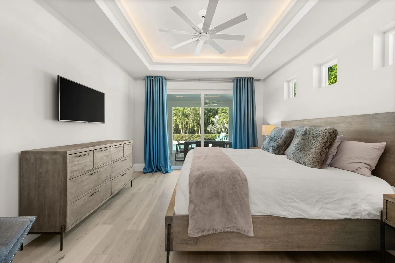 $2,500,000 | 1963 Bethany Place, Naples, FL 34109