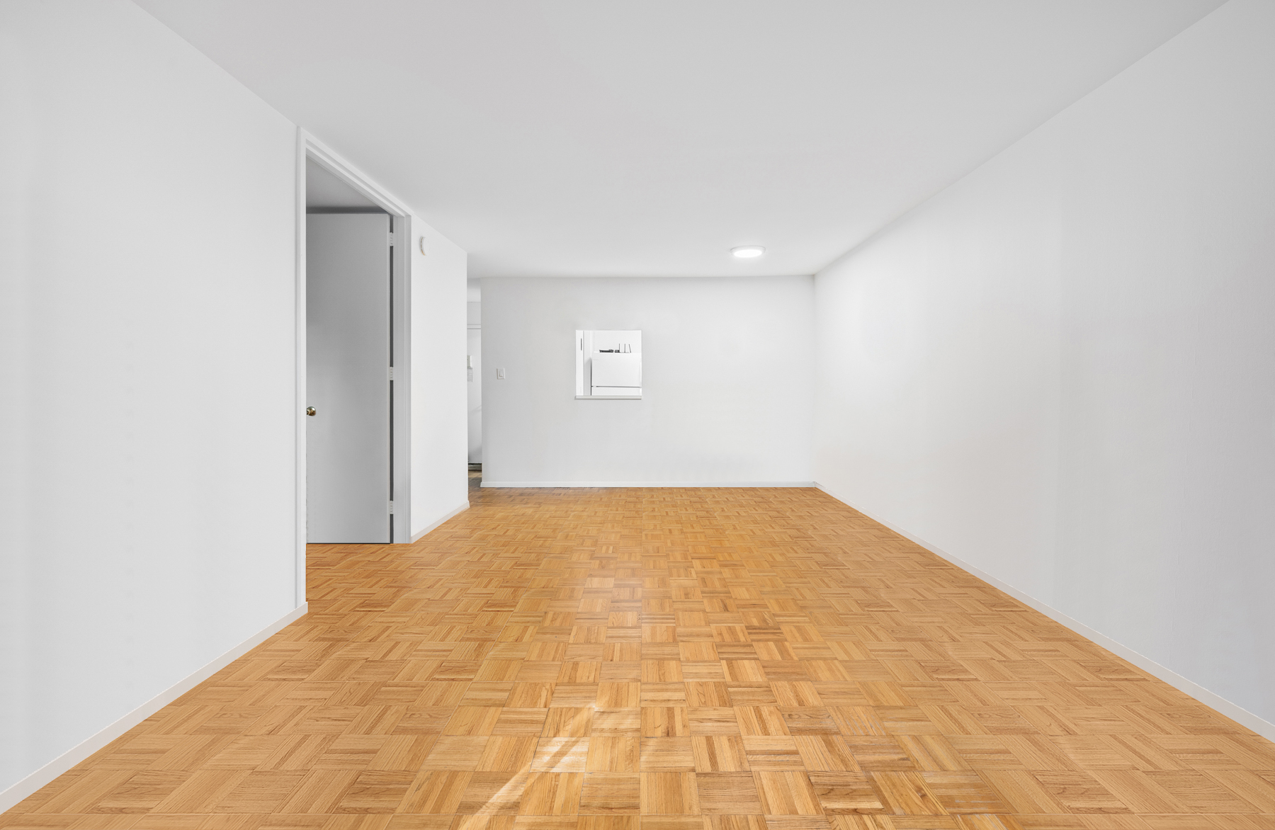 595 Main Street, Unit 315 Manhattan, NY 10044 - Photo 5 of 11 a view of empty room