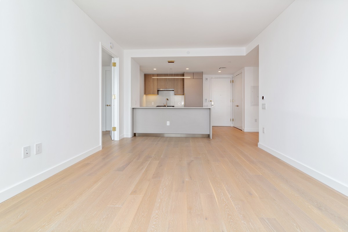 3 Court Square, Unit 5010 Queens, NY 11101 - Photo 5 of 9
