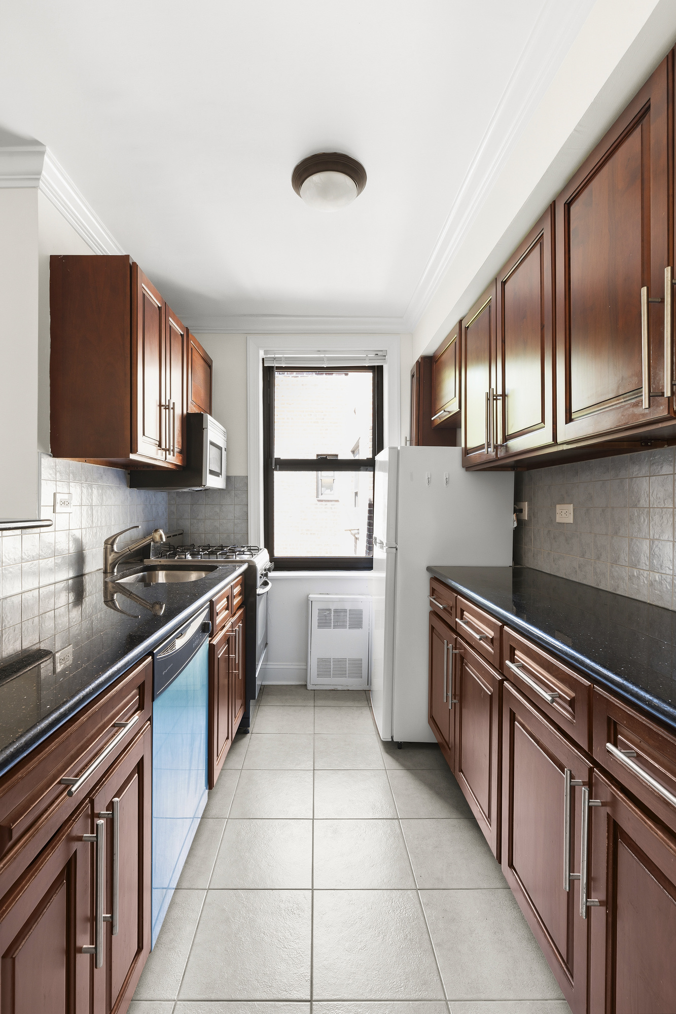 295 Bennett Avenue, Unit 8G Manhattan, NY 10040 - Photo 2 of 8 Gallery Image 2