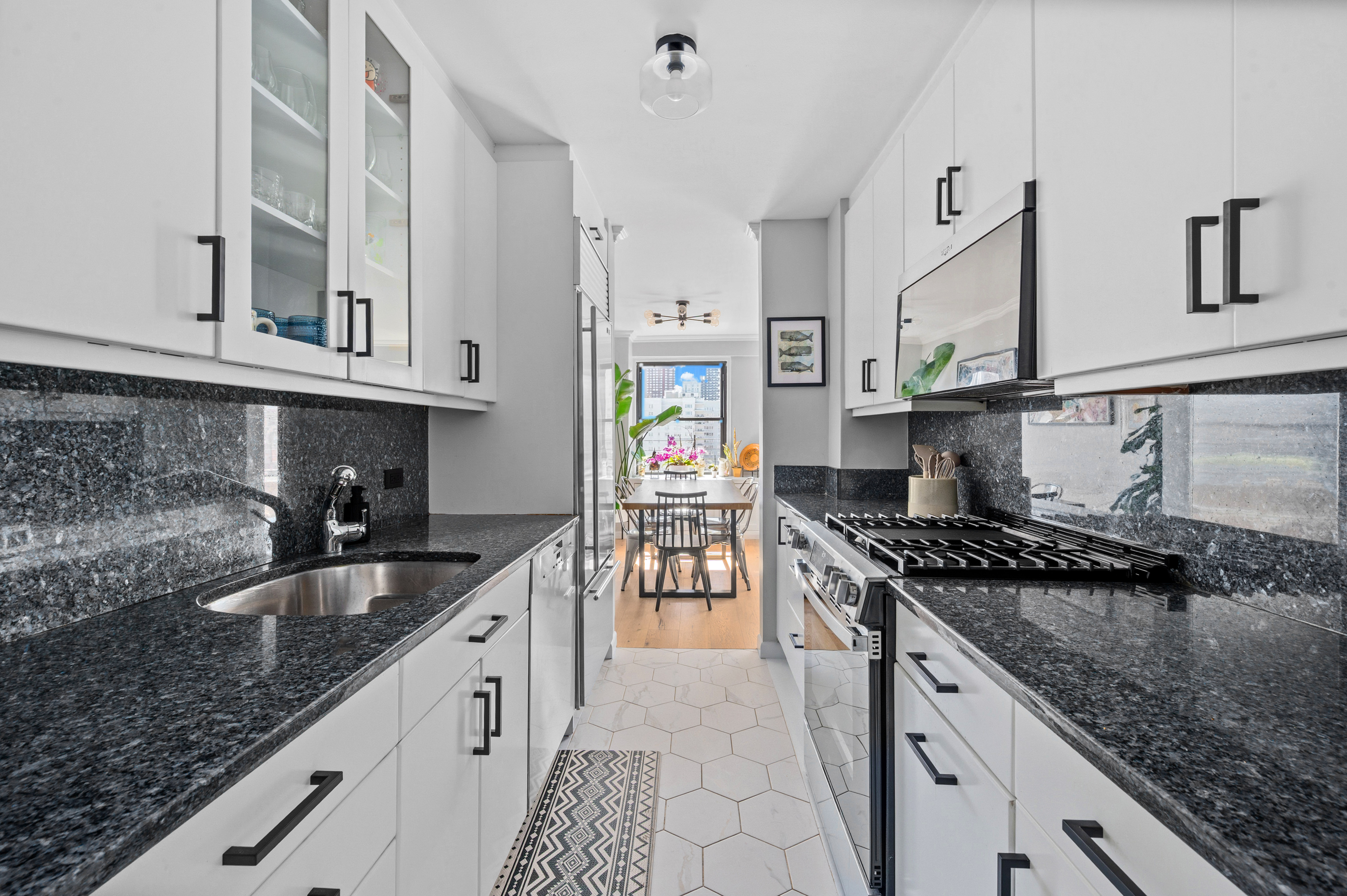 505 East 79th Street, Unit 15K Manhattan, NY 10075 - Photo 7 of 11