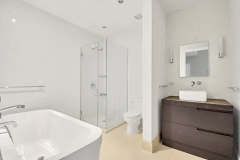 $1,595,000 | 360 Furman Street, Unit 924 | Brooklyn Heights