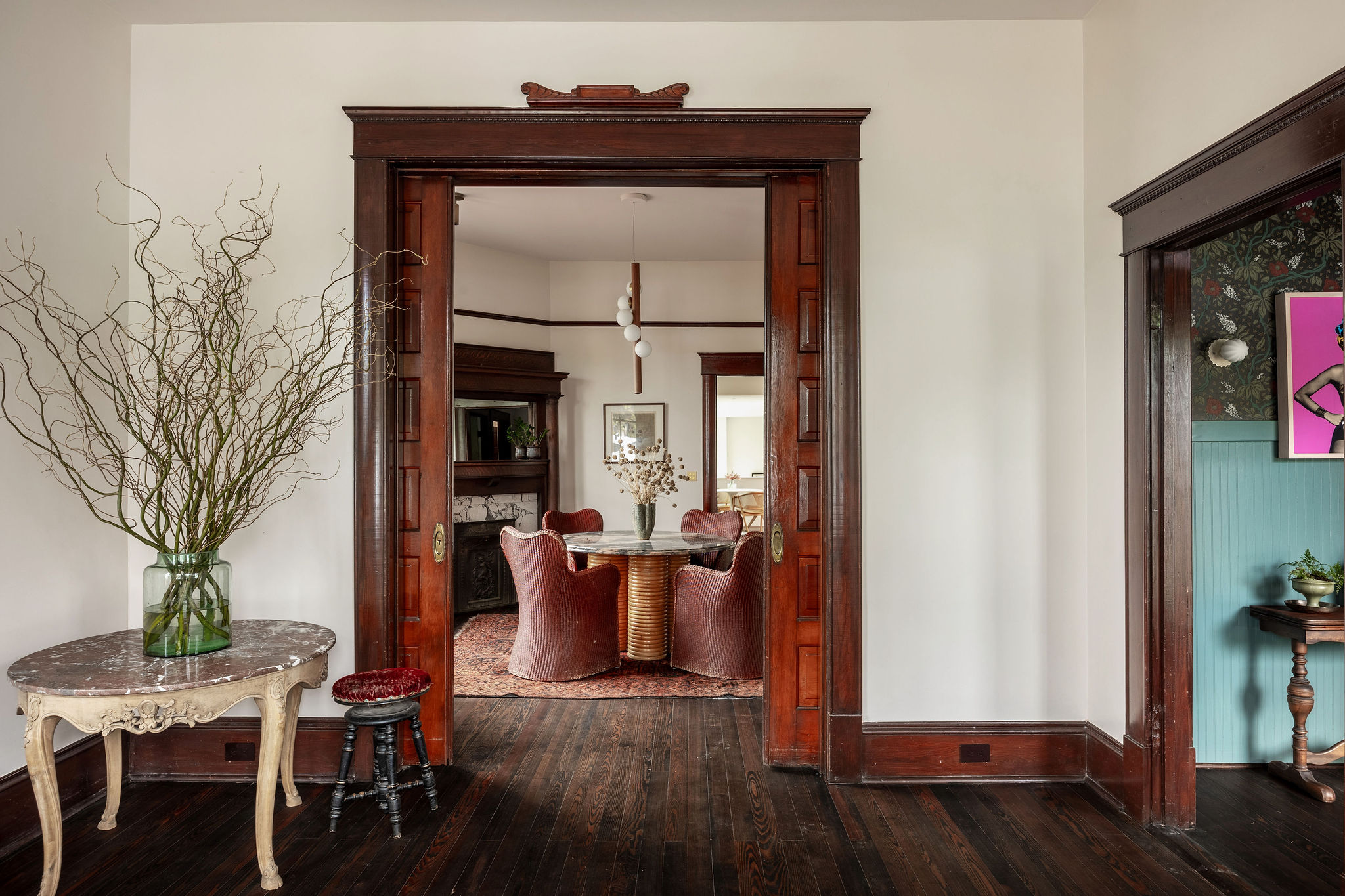 606 West 35th Street Austin, TX 78705 - Photo 9 of 37 a view of a livingroom with furniture and hardwood floor