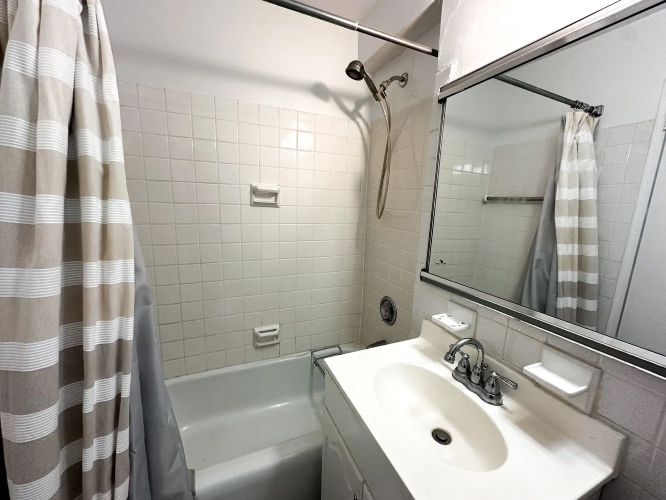 $3,400 | 7 East 14th Street, Unit 824 | Flatiron