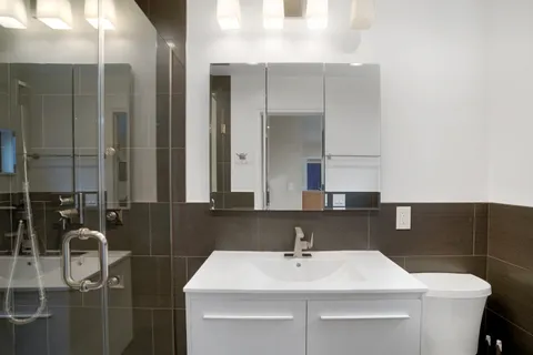 $3,350,000 | 37 Henry Street | Brooklyn Heights