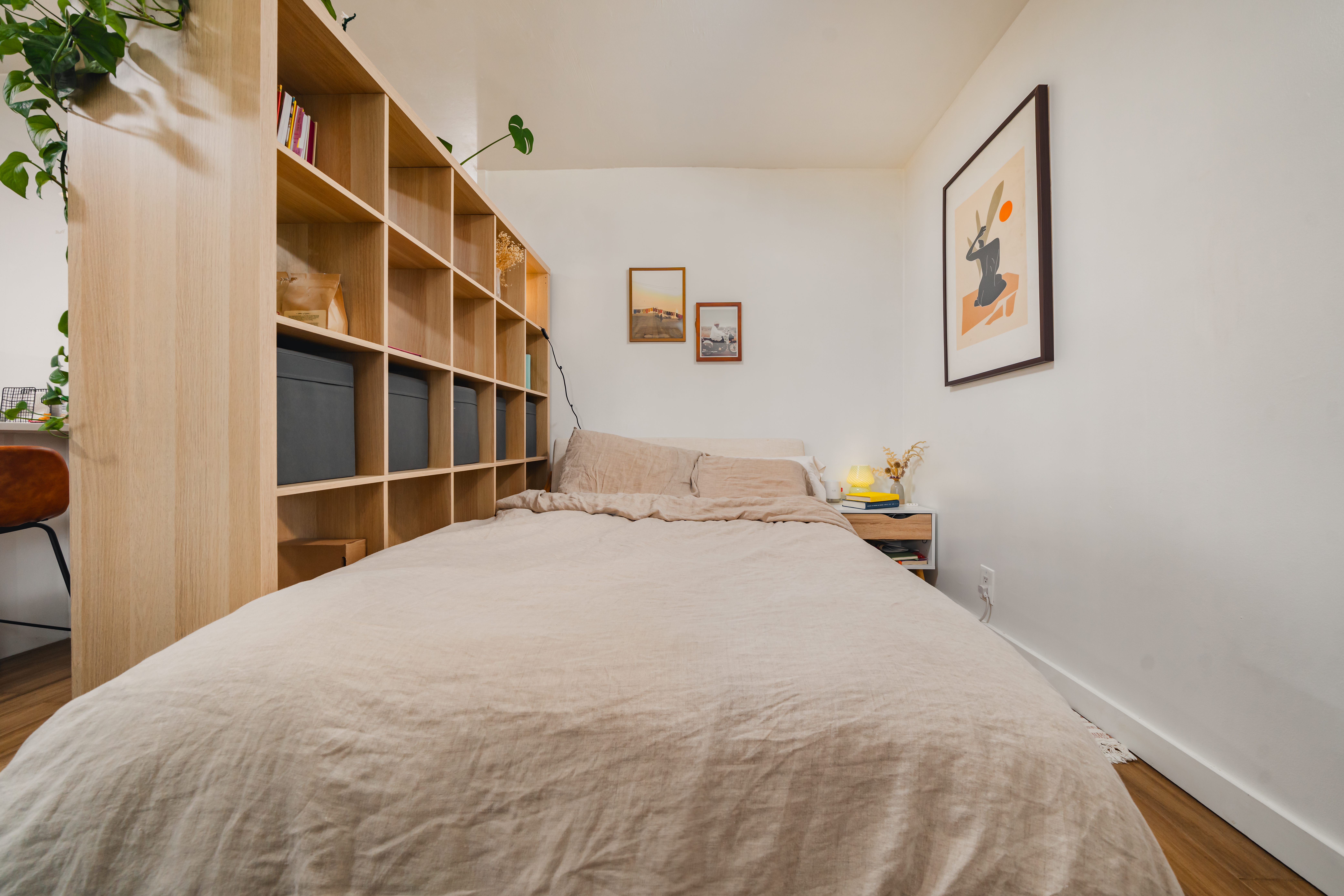 75 Henry Street, Unit 6D Brooklyn, NY 11201 - Photo 6 of 11 a bedroom with a bed and a window