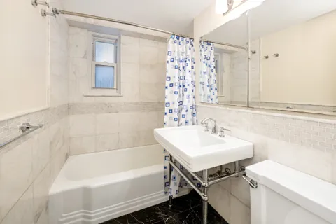 $1,675,000 | 345 East 56th Street, Unit 7J | Sutton Place