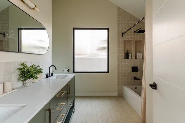 $2,100,000 | 8550 Ridpath Drive, Los Angeles, CA 90046