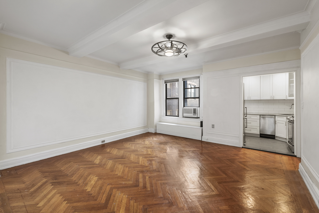 175 West 73rd Street, Unit 4A Manhattan, NY 10023 - Photo 2 of 10