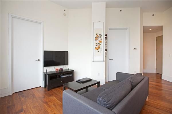 10-17 Jackson Avenue, Unit 5D Queens, NY 11101 - Photo 2 of 7