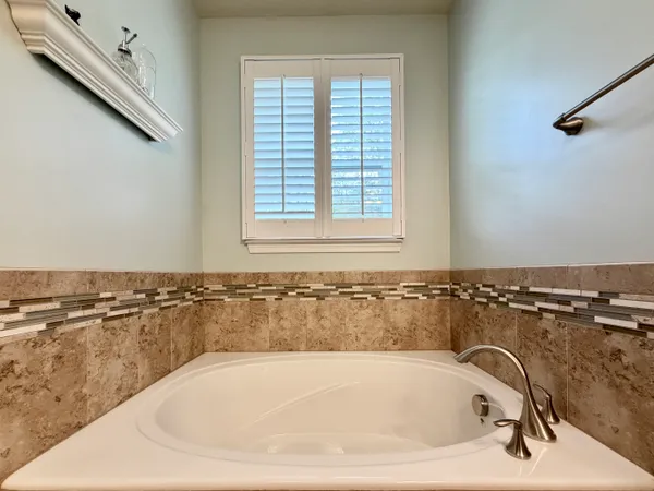 $780,000 | 222 Overlook Drive, McMurray, PA 15317