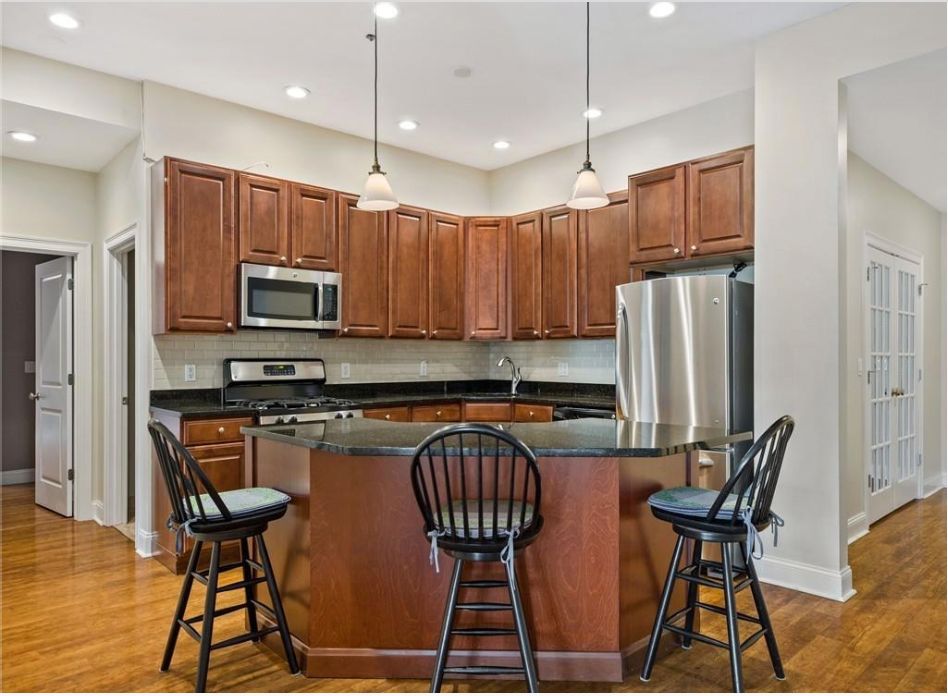 $5,800 | 655 East 2nd Street, Unit 207, South Boston, MA 02127