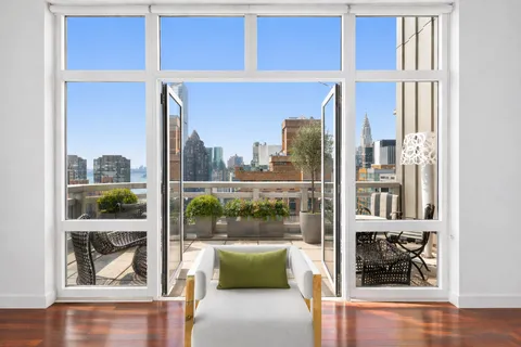 $4,950,000 | 300 East 55th Street, Unit PHC | Sutton Place