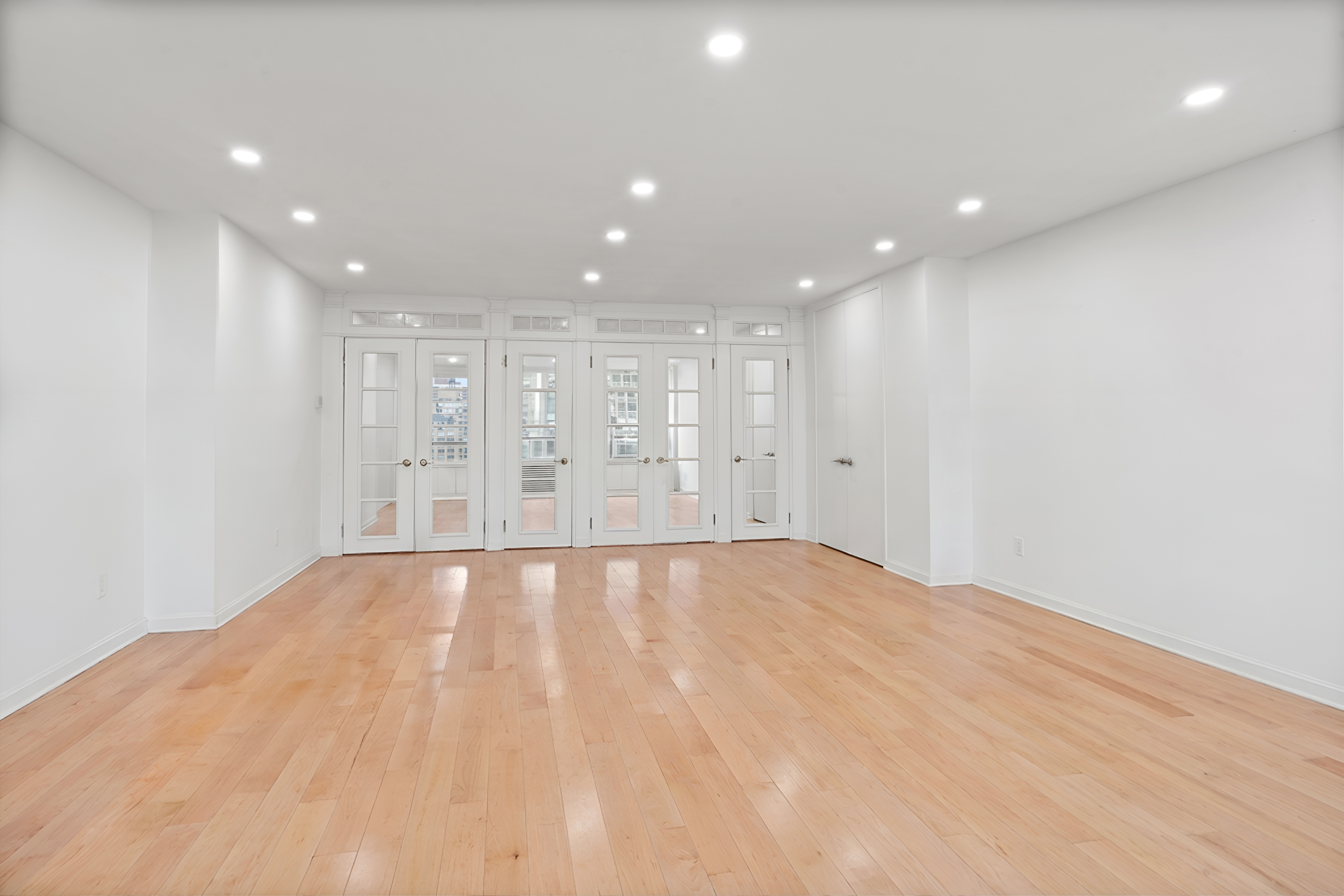 300 East 33rd Street, Unit 15C Manhattan, NY 10016 - Photo 4 of 19