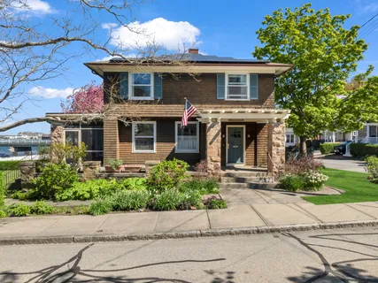$3,000,000 | 4 Van Zandt Avenue, Newport, RI 02840