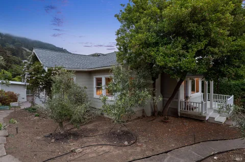$3,680,000 | 40 Laurel Avenue, Stinson Beach, CA 94970