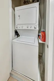 $340,000 | 1155 West Roosevelt Road, Unit 304, Chicago, IL 60608