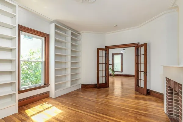 $3,300 | 14 Evergreen Avenue, Unit 1, Somerville, MA 02145