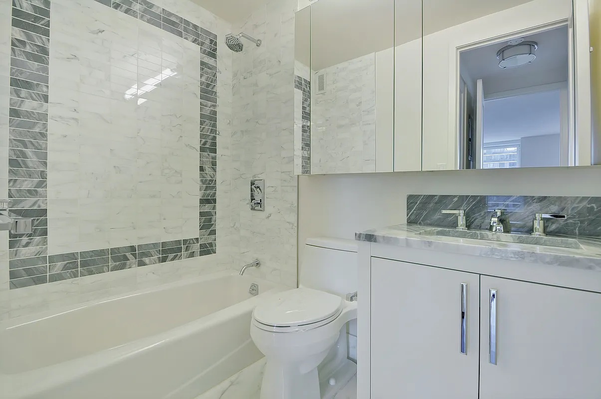 200 East 94th Street, Unit 2617 Manhattan, NY 10128 - Photo 11 of 21