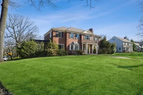 $1,695,000 | 116-118 Wyoming Avenue, Maplewood, NJ 07040