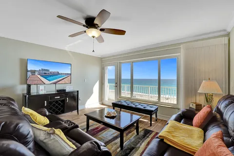 $550,000 | 300 Oregon Street, Unit 503, Hollywood, FL 33019