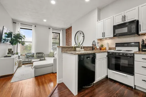 $649,999 | 549 Columbus Avenue, Unit 2, Boston, MA 02118