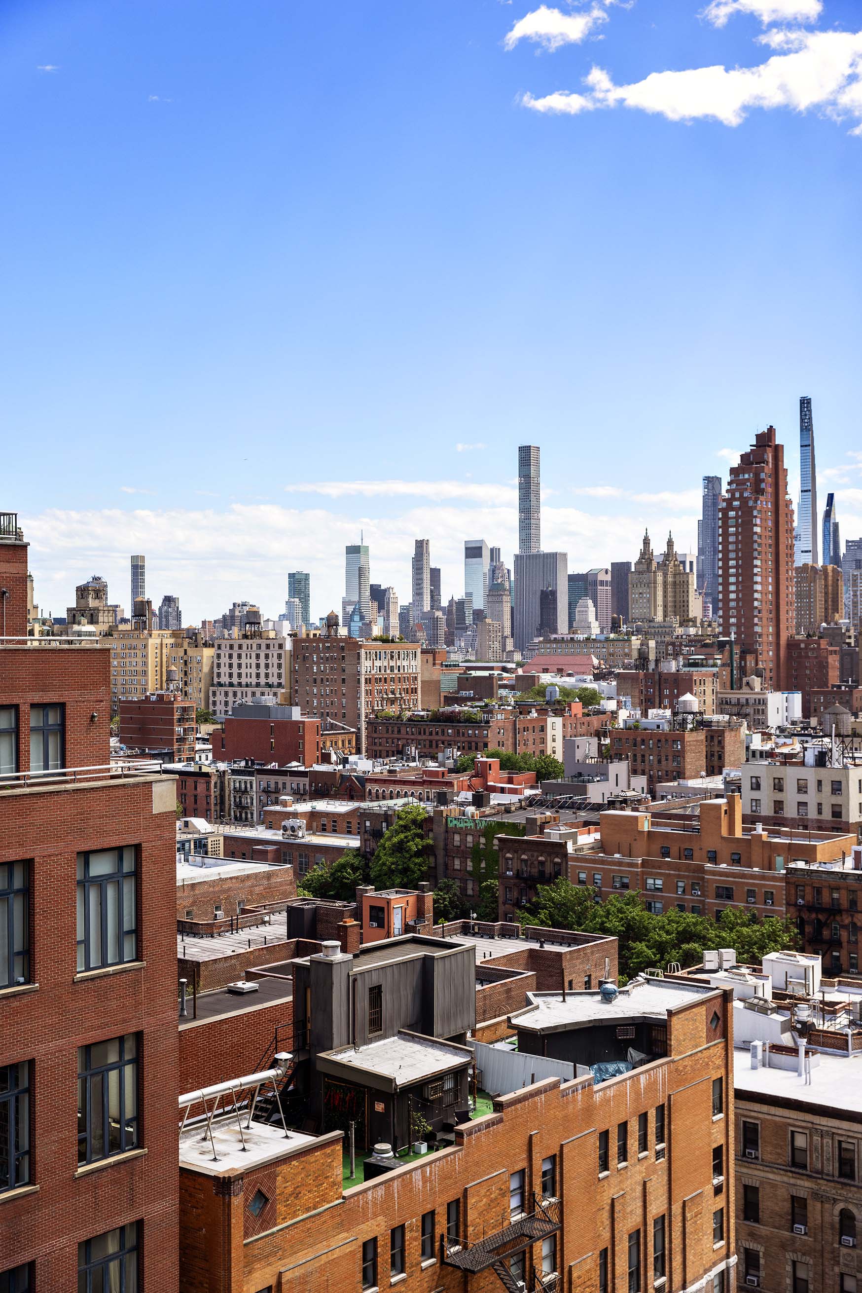 200 West 86th Street, Unit 17C Manhattan, NY 10024 - Photo 9 of 15 a city view with tall buildings